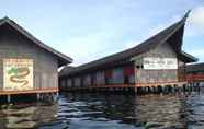 Others 2 Dragon Inn Floating Resort Semporna