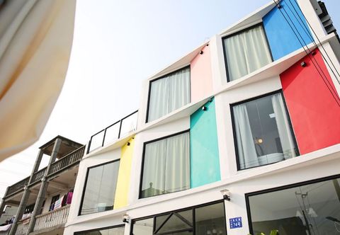 Lainnya rainbow house