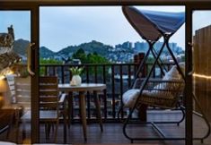 기타 3 Floral Dawn Riverside Haven