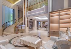 Lainnya 5 Vienna Hotel (Maoming Shalang Star Store)