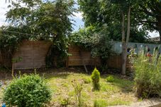 Others OnSiteStays - Ideal Long Term Retreat, 2-Br House with Conservatory, Parking & Wi-Fi