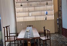 Others 5 Gus Layton International Hotel