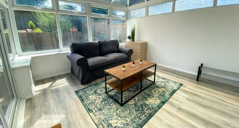 其他 2 OnSiteStays - Ideal Long Term Retreat, 2-Br House with Conservatory, Parking & Wi-Fi