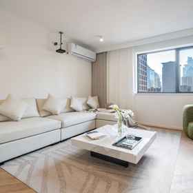 Hotel Exterior 1 Home Stay Homestay (TaiGu Hui Branch, Nanjing West Road), Jinchen Hotel Parking Lot 酒店