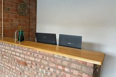 Khác Dali: Sometimes by the Stream, Beside Mountains and Clouds Travel Peach Blossom Retreat