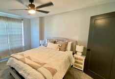 อื่นๆ 3 Loft, New Luxurious Large 3BR, Sleeps 9 + Parking