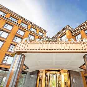 Hotel Exterior1Yulong Hotel,雅江县飯店