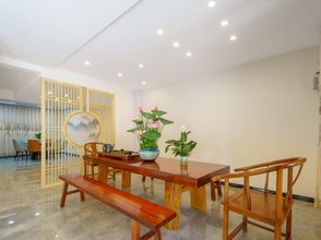 Others 4 Fuxian Lake · Luxury Yuexi Homestay (Fuxian Lake Starlight Night Market)