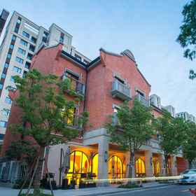 Hotel Exterior 1 Shanghai July Light Luxury Hotel, Liyi Complex Shop Hotels