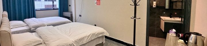 기타 4 Glorious Hotel