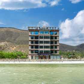 Hotel Exterior 1 Lavande Hotel (Ganzi Batang Branch, National Highway 318), Hotel Yajiang Xian