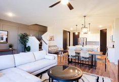 其他 7 Loop, New Luxurious Large 3BR, Sleeps 9 + Parking