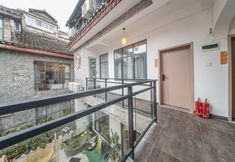 기타 5 Buwan Wanmeng Courtyard B&B (Fenghuang Ancient Town Branch)