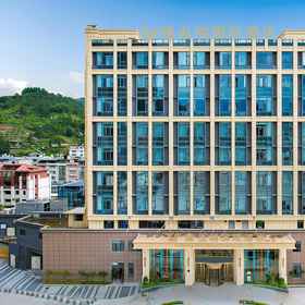 Hotel Exterior1Vienna International Hotel (Ningde Zhouning Shangcheng Plaza)，宁德飯店