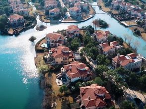 Khác Hi Time Holiday Villa (Shanghai Lushan Tianma Golf Store)