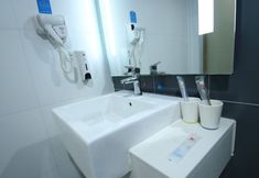 Others 3 HanTing Hotel (Jinan High-tech Zone Fenghuang Road)