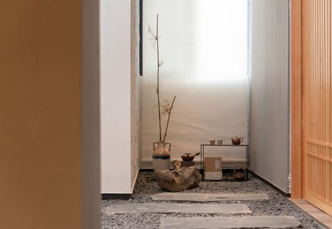 Others Nanhai Years Homestay (Guangzhou South High-speed Railway Station Linyuexi Subway Station)