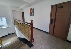 Others 5 Coastal Apartment