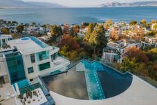 Others Water flows in moon Hotel