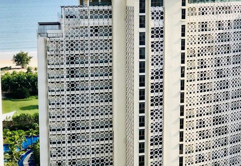 Others Sharing tide and beautiful sea view