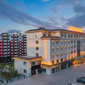 Hotel Exterior1Vienna Hotel (Yumen)，阿克塞哈萨克族自治县飯店