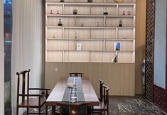 Others 6 Gus Layton International Hotel