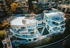 Others 6 Water flows in moon Hotel