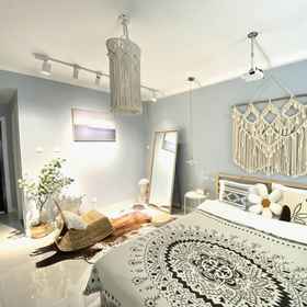 Logo 1 Baiyu Select Cinema Homestay, Beilin Qu Hotels