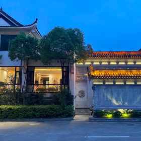 Hotel Exterior 1 wuyaun laojie house, Baima Wholesale Department Hotels