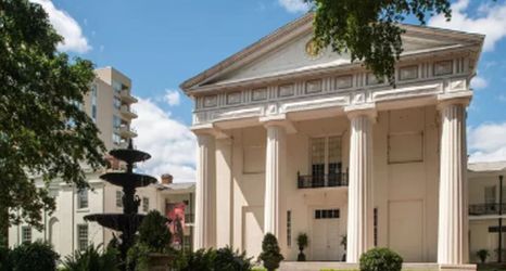 Others 2 Stylish Space and Historic Charm - Captivating Downtown Retreat