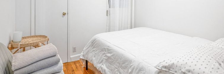 其他 Bright Living Area and Well-Equipped Kitchen - Charming Stylish Retreat