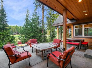 Others 4 Spacious Lodge with Hot Tub and Game Rooms - Rustic Modern Oasis
