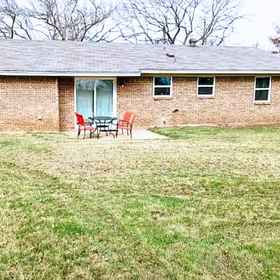 Logo1Charming Outdoor Dining and Modern Comforts - Delightful Getaway,Parks at Town Center飯店