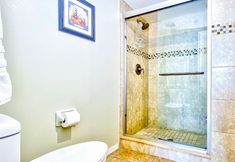 Others 6 Beachfront coastal condo with private balcony, W/D, on-site heated pool & grills