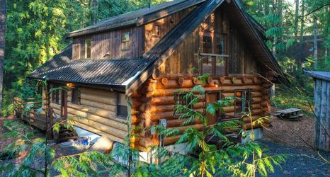 其他 2 Expansive Deck and Modern Kitchen - Unique Mountain Sanctuary