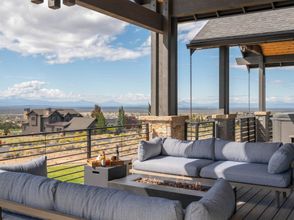 Others 4 Stunning Patio with Hot Tub and Fire Pit - Charming Ranch Getaway