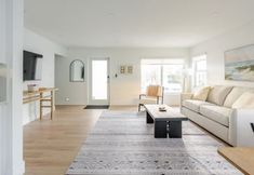 Others 3 Lush Patio and Beach Gear Included - Cozy Retreat