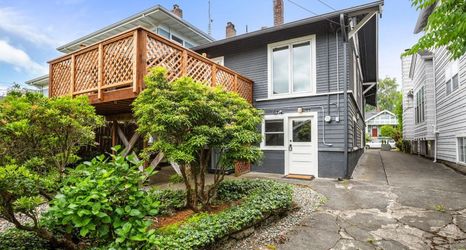 기타 2 Spacious Outdoor Deck and Modern Comforts - Charming Cozy Haven