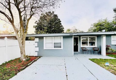 Lain-lain Private Backyard with Fire Pit and Pool Table - Cozy Oasis
