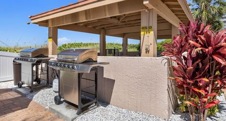 Others 2 Heated Pool and Beach Access - Stunning Coastal Retreat