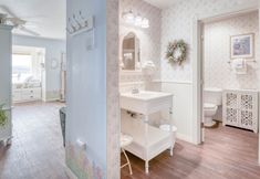 其他 7 Bay-Front Deck and Cozy Studio Amenities - Charming Coastal Retreat