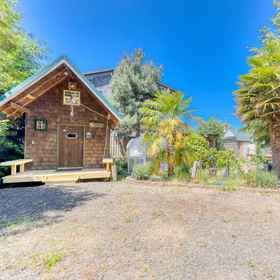 Hotel Exterior 1 Cozy Living Spaces and Large Yard - Inviting Custom Retreat, Nehalem Bay State Park Hotels