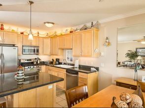 Others 4 Oceanfront Deck and Private Hot Tub - Stunning Coastal Sanctuary