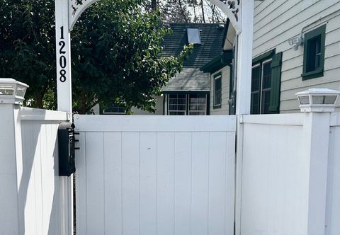 其他 Stylish Kitchen and Convenient Parking - Chic Downtown Escape