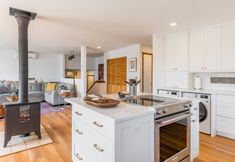 อื่นๆ 6 Breathtaking Views and Game Room - Delightful Coastal Sanctuary