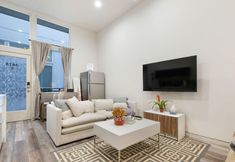 อื่นๆ 7 Stylish Studio with High-End Features and City Access - Modern Oasis
