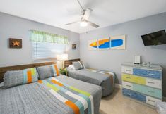 Others 5 Heated Salt Water Pool and Charming Decor - Relaxing Coastal Retreat