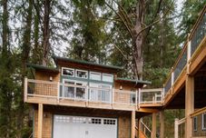 其他 Coastal Views and Artistic Touches - Charming Treetop Retreat