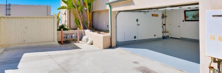 Others Ground Level Patio and Free Rentals - Charming Oceanfront Escape