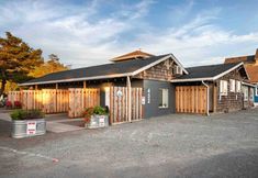 其他 3 Kitchenette and Cozy Patio Area - Stylish Coastal Getaway